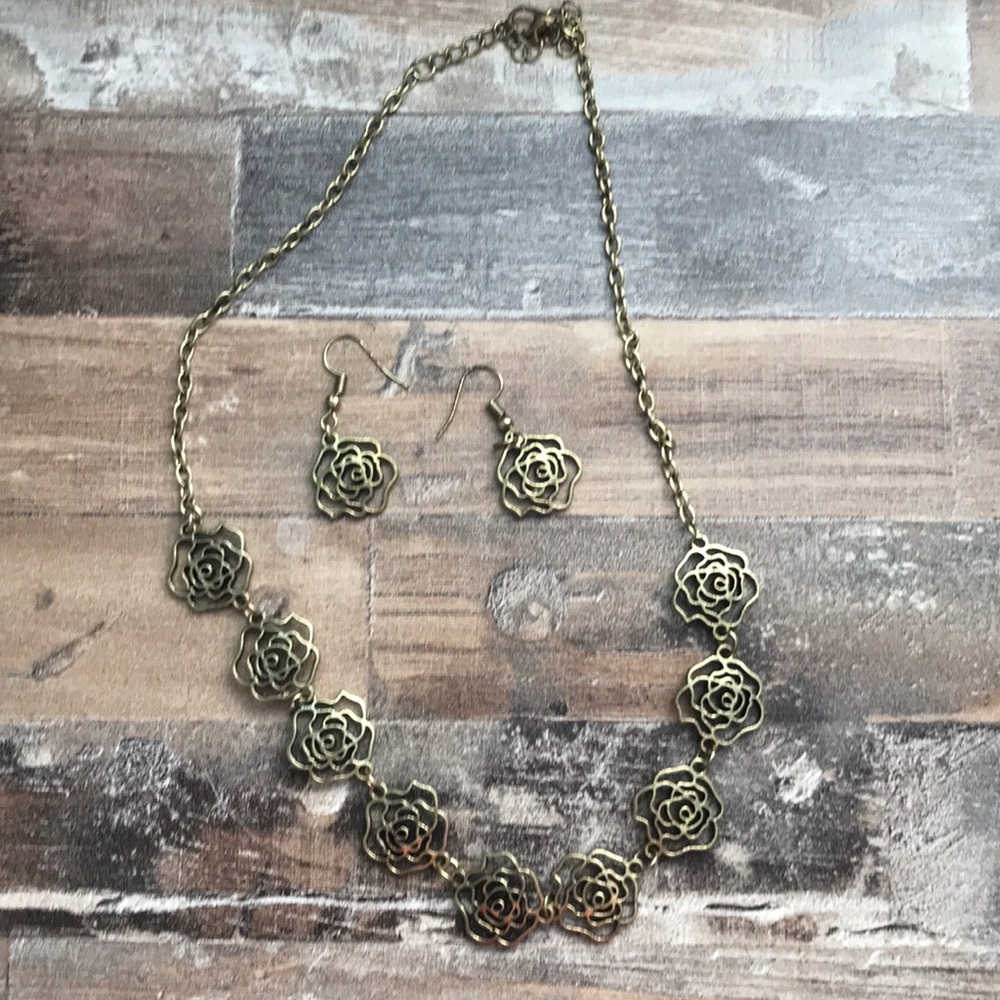 Floral Gold necklace set